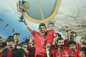 هفته سی‌ام لیگ برتر فوتبال ایران؛ جشن قهرمانی تراکتور در ورزشگاه غدیر اهواز