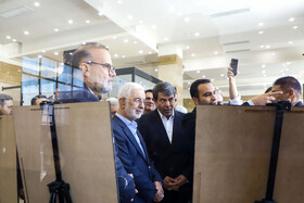 اسکندر مؤمنی، وزیرکشور در مراسم افتتاح کارخانه نوآوری شهرداری کرمان 
