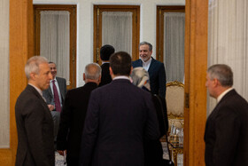 دیدار آرمن گریگوریان، دبیر شورای عالی امنیت ملی ارمنستان با سیدعباس عراقچی، وزیر امور خارجه ایران