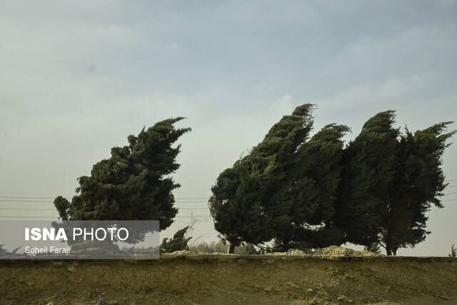 ادامه وزش باد و گرد و خاک در البرز