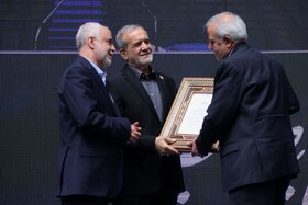 تقدیر از خانواده شهدای خدمت