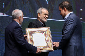 مسعود پزشکیان، رئيس جمهور،  سعید اوحدی، رئيس بنیاد شهید و امور ایثارگران در سالگرد شهادت شهید جمهور و شهدای خدمت