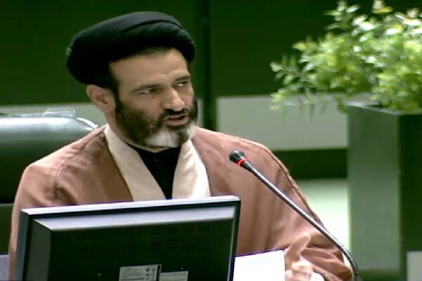 حسینی‌کیا: تقاص خون شهیدان باقی مانده است