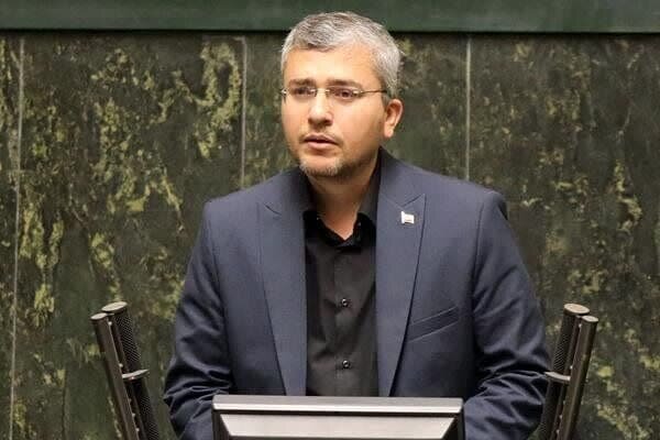 رضایی: تلاش نکنید با جنگ روانی، ایران بزرگ را آزمایش کنید