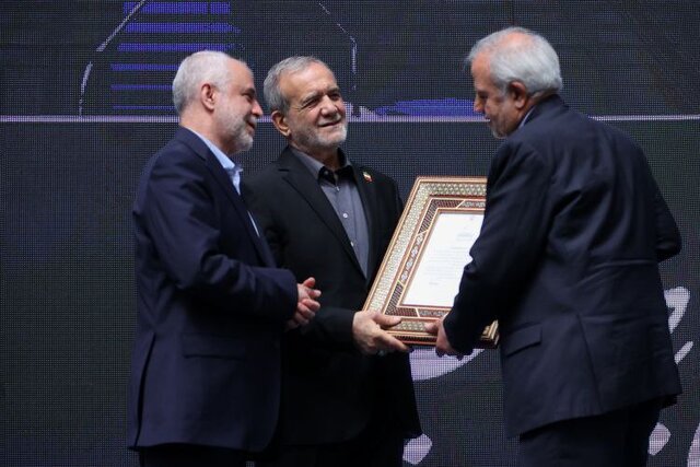 تقدیر از خانواده شهدای خدمت