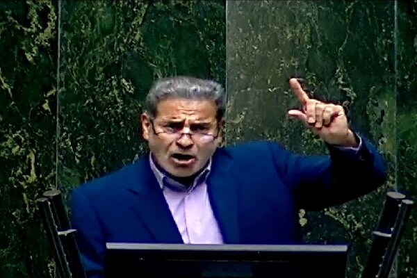 هادیان پور: قدرت تخریب ترامپ‌های داخلی از ترامپ خارجی بیشتر است