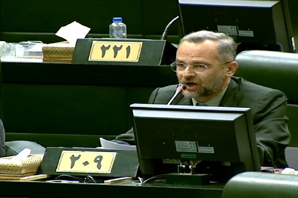  نظارت کمیسیون بهداشت بر خدمات درمانی در شرایط جنگی/پرداخت به کادر درمان عادلانه نیست