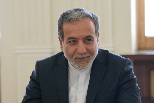 عراقچی وارد قاهره شد عراقچی وارد قاهره شد