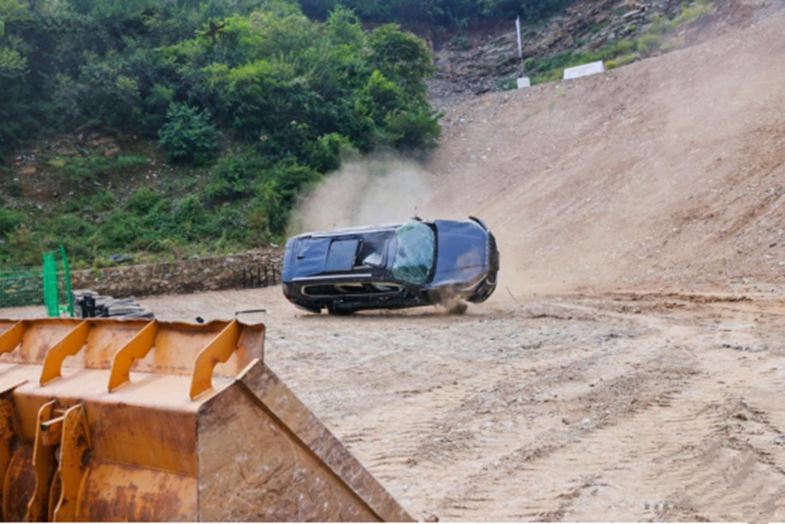 تست های سه گانه ایمنی بدنه خودرو اکستریم VX؛ ایمنی حداکثری با XTRIM VX