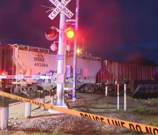 عکس: آسوشیتدپرس برخورد قطار با عابران پیاده در «اوهایو»ی آمریکا؛ ۲ تن کشته شدند