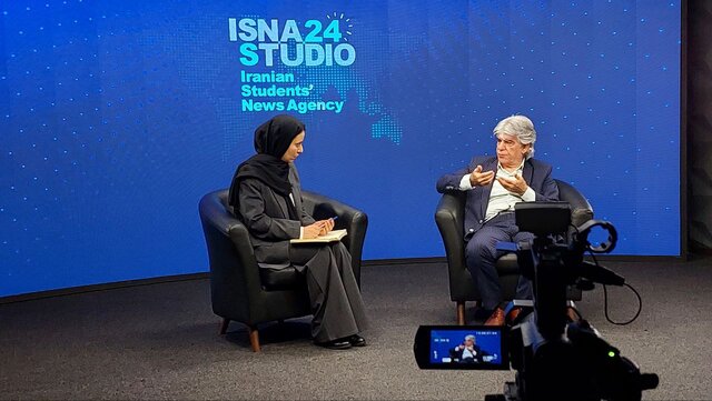 خود گویم و خود خندم؛ ارتباطات این نیست!