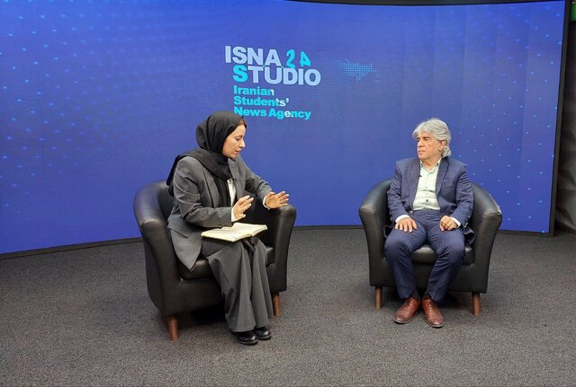 خود گویم و خود خندم؛ ارتباطات این نیست!