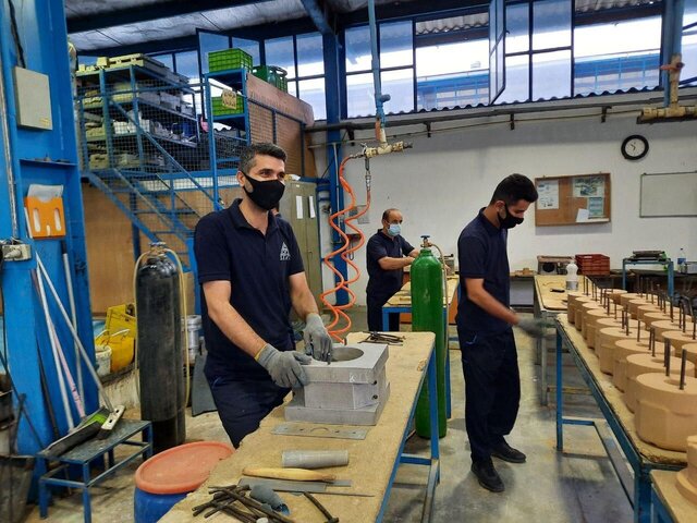 تاثیر قطعی برق بر صنایع و اخراج و تعدیل کارگران کارخانهها