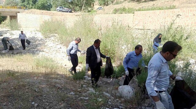 پاکسازی حاشیه رودخانه بشار یاسوج با همکاری طبیعت دوستان