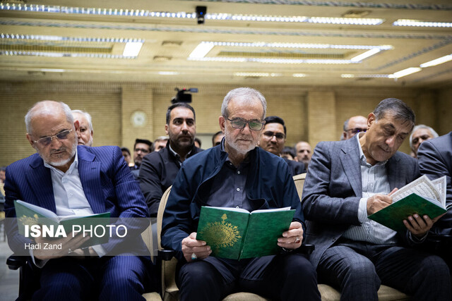 حضور رئیس‌جمهور در مراسم گرامیداشت مادر مهدی طباطبایی