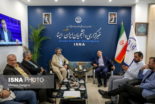 بازدید معاون سیما به همراه جمعی از مدیران ارشد تلویزیون از ایسنا