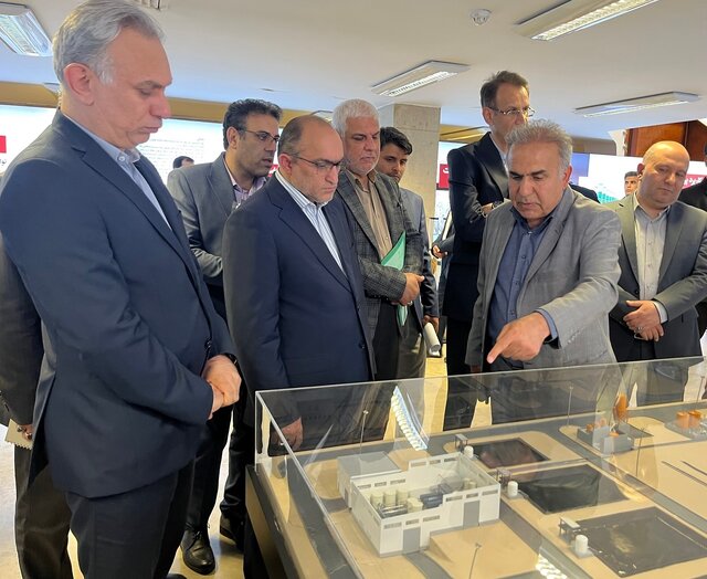 بازدید معاونان توسعه مدیریت و منابع دستگاههای اجرایی کشور از نمایشگاه دستاوردهای صنعت هستهای بازدید معاونان توسعه مدیریت و منابع دستگاههای اجرایی کشور از نمایشگاه دستاوردهای صنعت هستهای