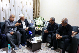 دیدار محمدرضا عارف، معاون اول رئیس جمهور با خانواده جانباختگان و مصدومان حادثه دلخراش انفجار و آتش‌سوزی بندر شهید رجایی بندرعباس