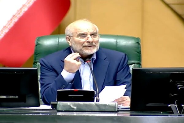 قالیباف: ترامپ در فضای مجازی تحریم‌هایی که برداشته نشده را دوباره برقرار می‌کند
