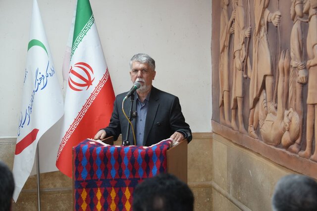 اهمیت فضاهای فرهنگی کمتر از آب و نان نیست