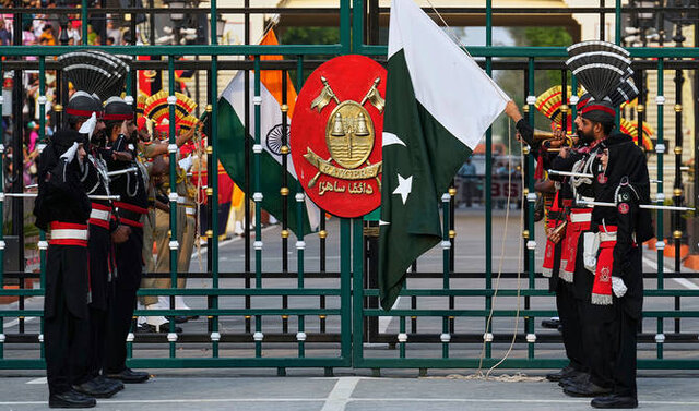 توافق هند و پاکستان برای بازگرداندن نظامیان خود به مواضع پیش از درگیریهای اخیر توافق هند و پاکستان برای بازگرداندن نظامیان خود به مواضع پیش از درگیریهای اخیر