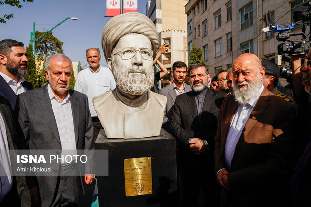 رونمایی از سردیس شهیدجمهور در میدان پاستور تهران