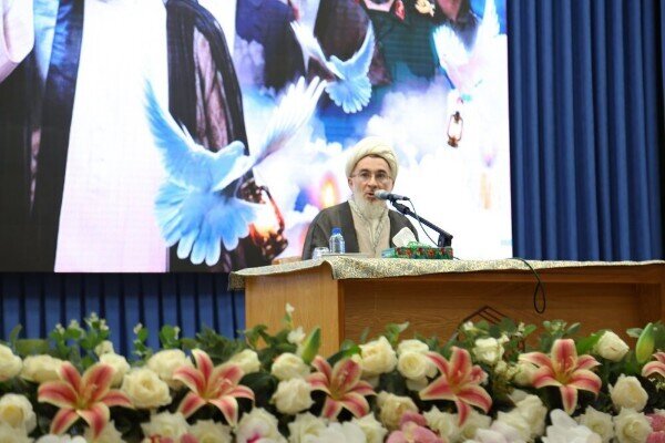 شهید رئیسی راه پیشرفت را از مسیر ارزش‌های اسلامی دنبال می‌کرد