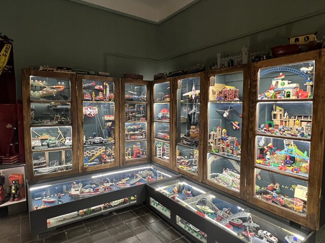 سفری به دنیای اسباببازیها از کوچه نوستالژیک تهران