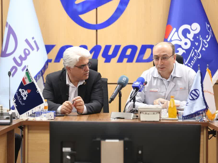 قرارداد تولید ۳۰ هزار دستگاه کامیونت دوگانهسوز زامیاد به امضا رسید