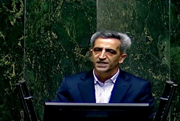 محمدی: طبق قانون قرار بود حقوق‌ها به میزان نرخ تورم افزایش پیدا کند