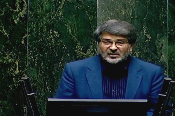 احمدی: اقتصاد کشور را به مذاکرات گره نزنید