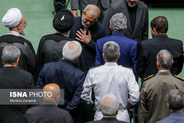 شخصیت فراجناحی پزشکیان کلید حل مشکلات است