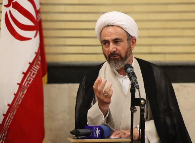 اخلاق رسانه در کنار اقتصاد رسانه باید مورد اهتمام مسئولان قرار گیرد