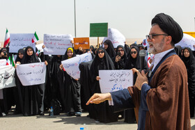 سخنرانی حجت الاسلام نبویان نماینده مجلس شورای اسلامی در تجمع دانشجویان قمی در مقابل سایت هسته ای فردو