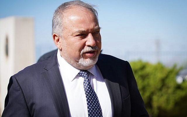 لیبرمن: اسرائیلی‌ها هر روز به پناهگاه‌ها می‌گریزند، این شکست کامل دولت در تامین امنیت داخلی است