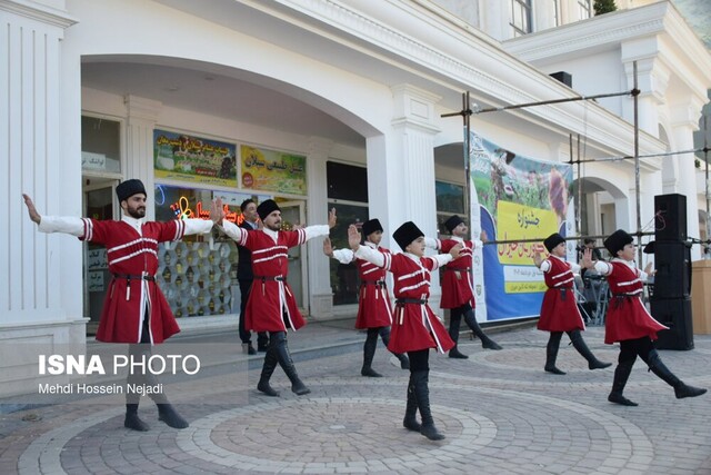 برگزاری جشنواره گل گاوزبان در دهکده گردشگری حیران