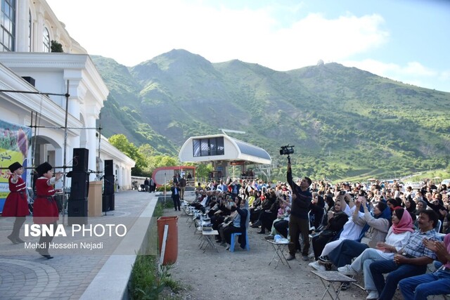 برگزاری جشنواره گل گاوزبان در دهکده گردشگری حیران