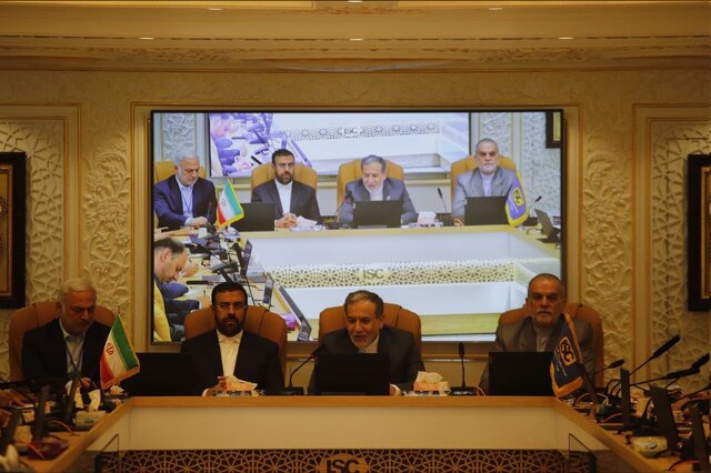 دیدار و گفتگوی سفیران ایران در کشورهای حوزه خلیج فارس با عراقچی دیدار و گفتگوی سفیران ایران در کشورهای حوزه خلیج فارس با عراقچی