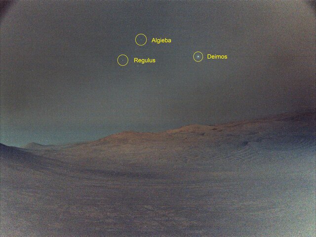 عکس ناسا از قمر «دیموس» پیش از طلوع خورشید