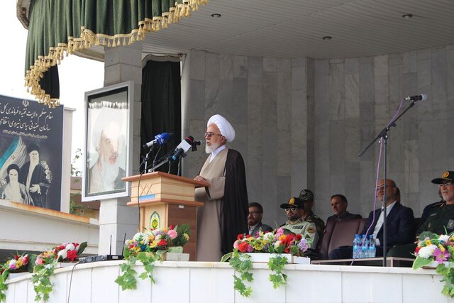 جمهوری اسلامی همه تحریم‌های دشمنان را به فرصت تبدیل کرده است