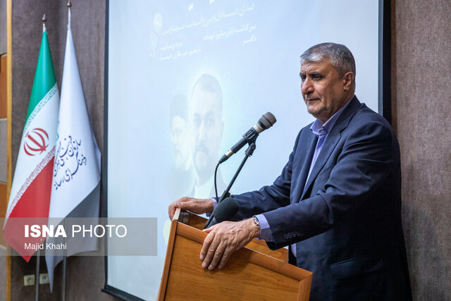 اسلامی: کسی نمی‌تواند به ما بگوید کدام مسیر را باید برویم