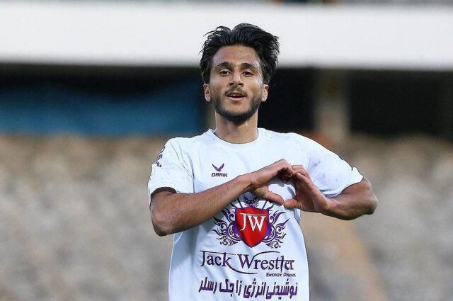 چرا هنوز قرارداد صادقی با پرسپولیس نهایی نشده؟ چرا هنوز قرارداد صادقی با پرسپولیس نهایی نشده؟