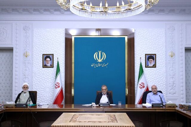 اختصاص یک و نیم میلیارد دلار تسهیلات برای تامین تجهیزات نیروگاه‌های خورشیدی
