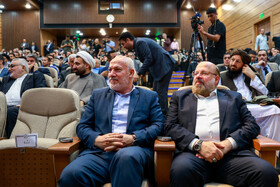 خالد قدومی، نماينده جنبش حماس در تهران و ناصر ابوشریف نماینده جهاد اسلامی در تهران در آیین پاسداشت روز مقاومت و پایداری و بزرگداشت اولین سالگرد شهادت حسین امیرعبداللهیان