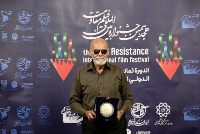 تجلیل از جمشید هاشم‌پور، احمدرضا درویش و مجید انتظامی  در شبی برای سینمای مقاومت