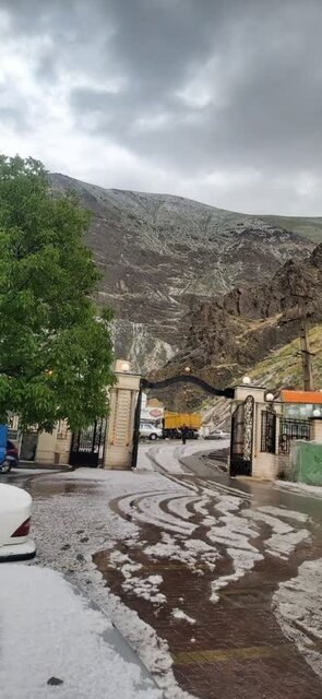 بارش تگرگ در جاده چالوس