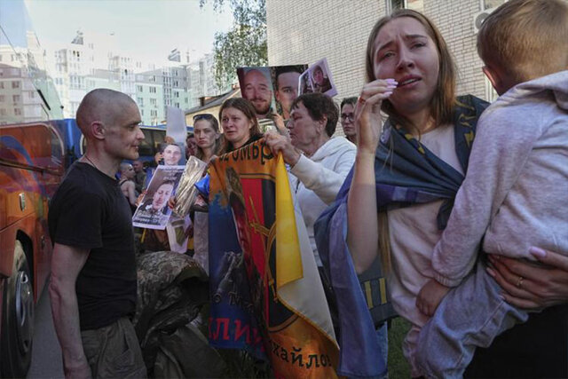 ویدیو/ انجام بزرگترین تبادل اسرای جنگی بین روسیه و اوکراین ویدیو/ انجام بزرگترین تبادل اسرای جنگی بین روسیه و اوکراین