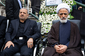 مجید انصاری، معاون حقوقی رئیس‌جمهور و علیرضا کاظمی، وزیر آموزش و پرورش در مراسم تشییع پیکر رئیس مجمع خیرین مدرسه‌ساز