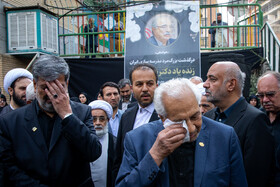 احمد میدری، وزیر رفاه در مراسم تشییع پیکر مرحوم «ناصر قفلی» رئیس مجمع خیرین مدرسه‌ساز