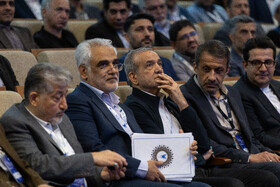 مسعود پزشکیان، رئیس‌جمهور و محمدمهدی طهرانچی، رئيس دانشگاه آزاد در مراسم چهل و سومین سالروز تاسیس دانشگاه آزاد اسلامی